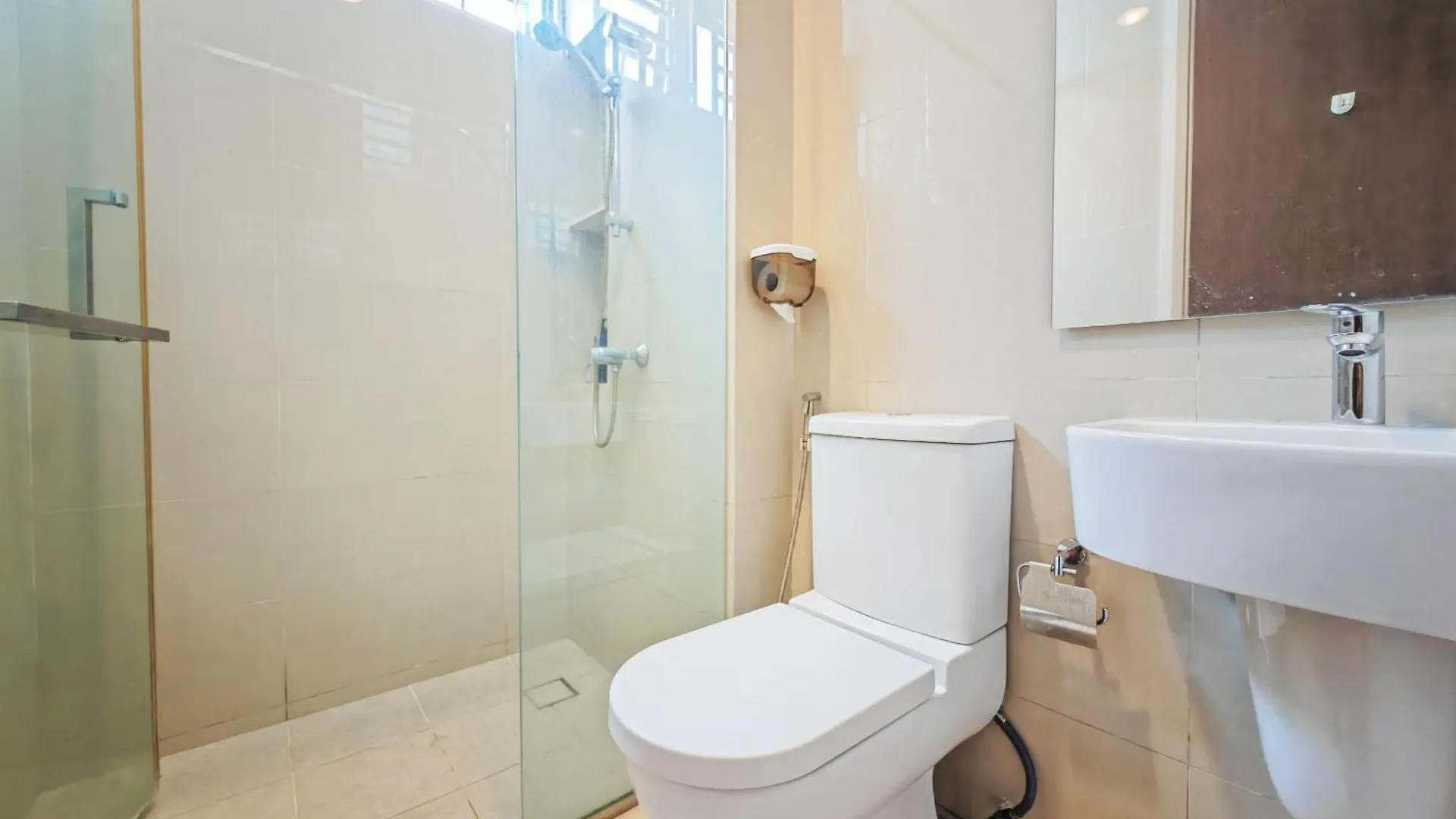 142 Spacious 3Storey 6Br 6Bath For Big Family Wedding Birthday Easy Parking Gelugor 0*,  Malaysia