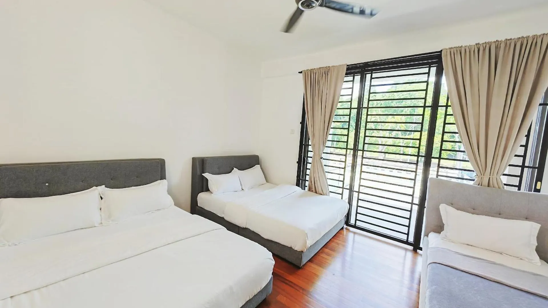 Holiday home 142 Spacious 3Storey 6Br 6Bath For Big Family Wedding Birthday Easy Parking Gelugor