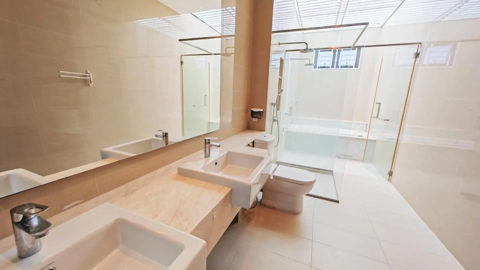Holiday home 142 Spacious 3Storey 6Br 6Bath For Big Family Wedding Birthday Easy Parking Gelugor
